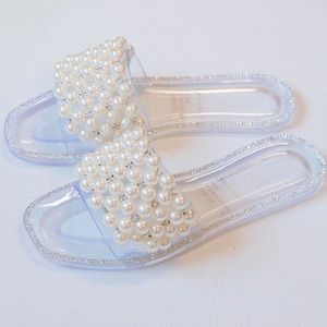 BRAND NEW Clear Jelly Slides with Pearl Detail